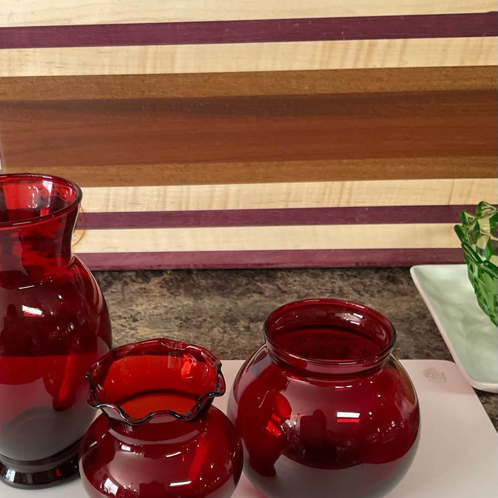 Elegant Red Glass Vase Set